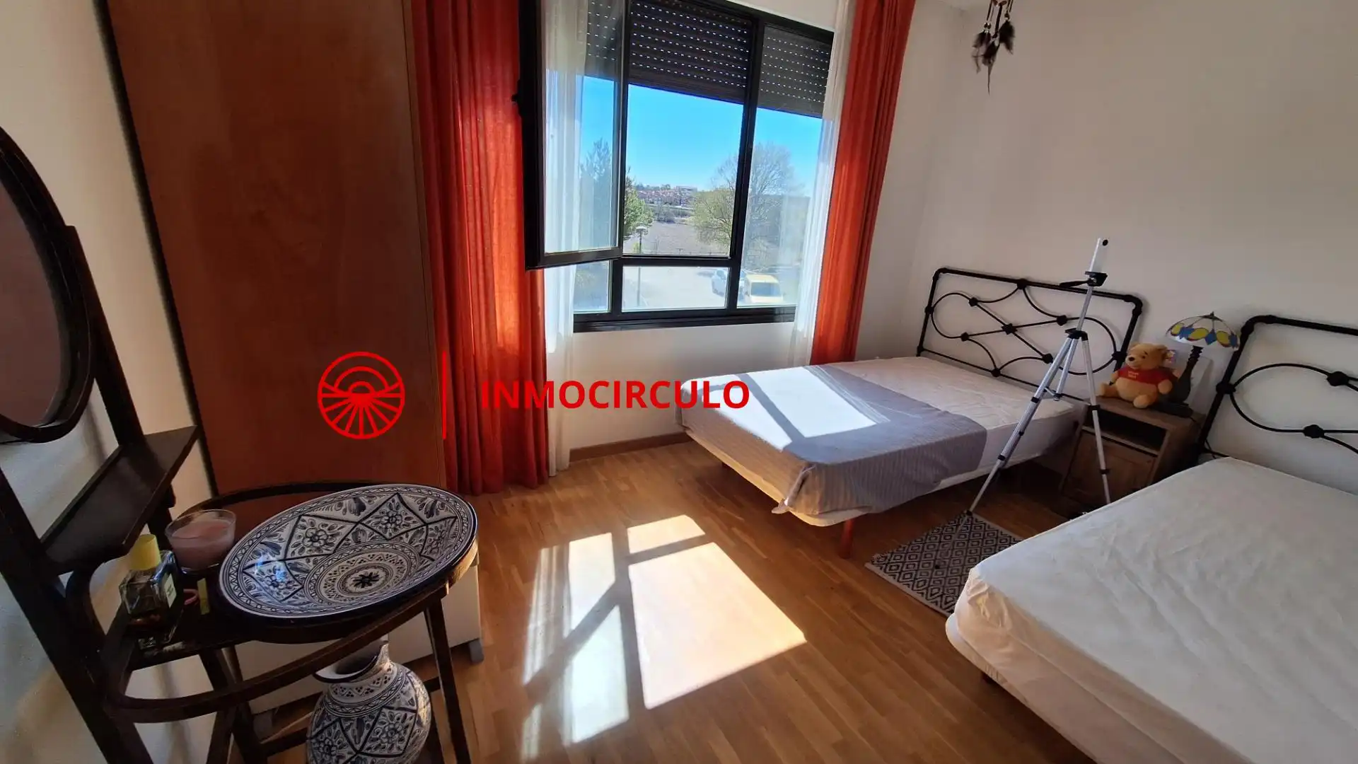 Habitación de Casa adosada en venta en Cogollos con Calefacción y Jardín privado