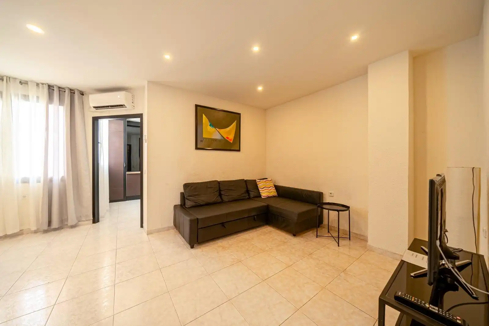 Sala d'estar de Apartament de lloguer en Alicante / Alacant amb Aire condicionat, Calefacció i Moblat