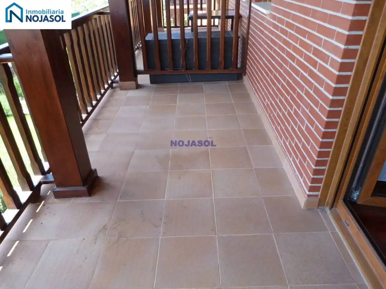 Terrasse von Einfamilien-Reihenhaus zum Verkauf in Bareyo mit Heizung, Terrasse und Möbliert