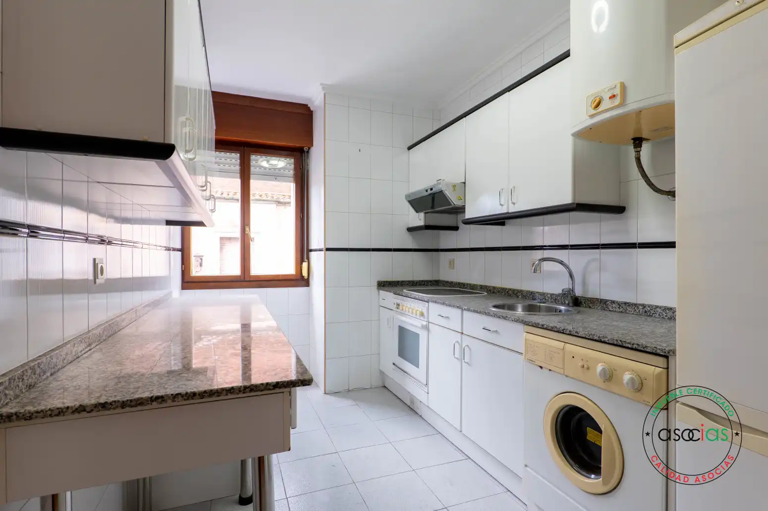 Cuina de Pis en venda en Gijón  amb Calefacció i Parquet