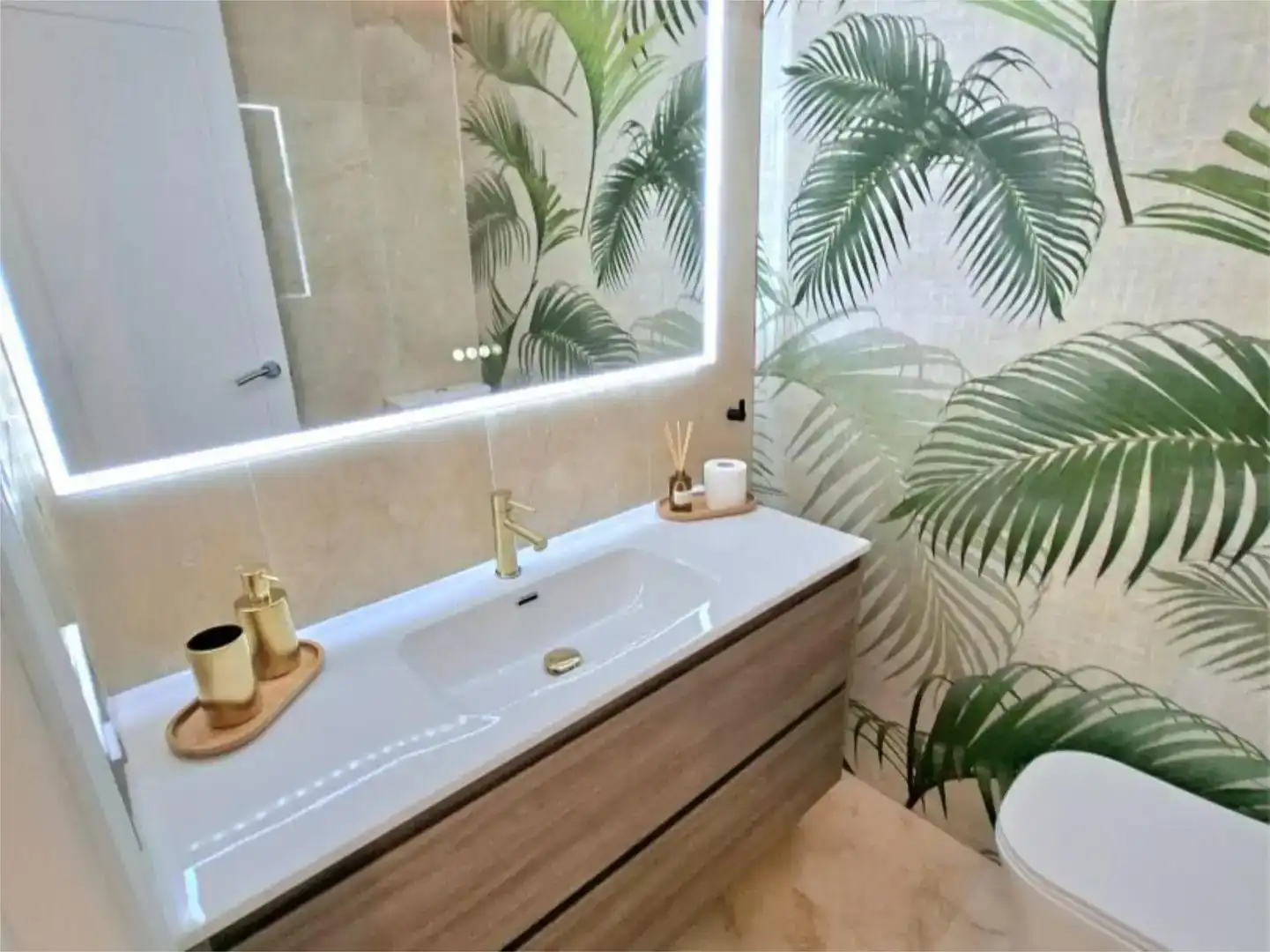Bathroom of Flat for sale in Manilva  with Air Conditioner and Swimming Pool