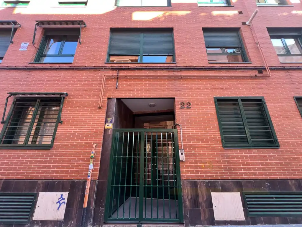 Exterior view of Garage for sale in Madrid