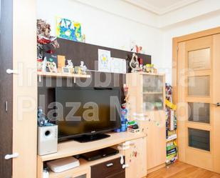 Bedroom of Flat for sale in Salamanca Capital  with Balcony