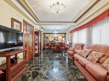 Casa amb balcó en venda a Alaquàs