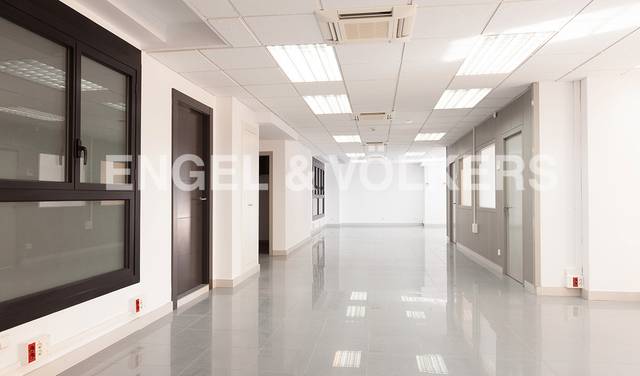 Oficina en Alquiler en La Maternitat i Sant Ramon