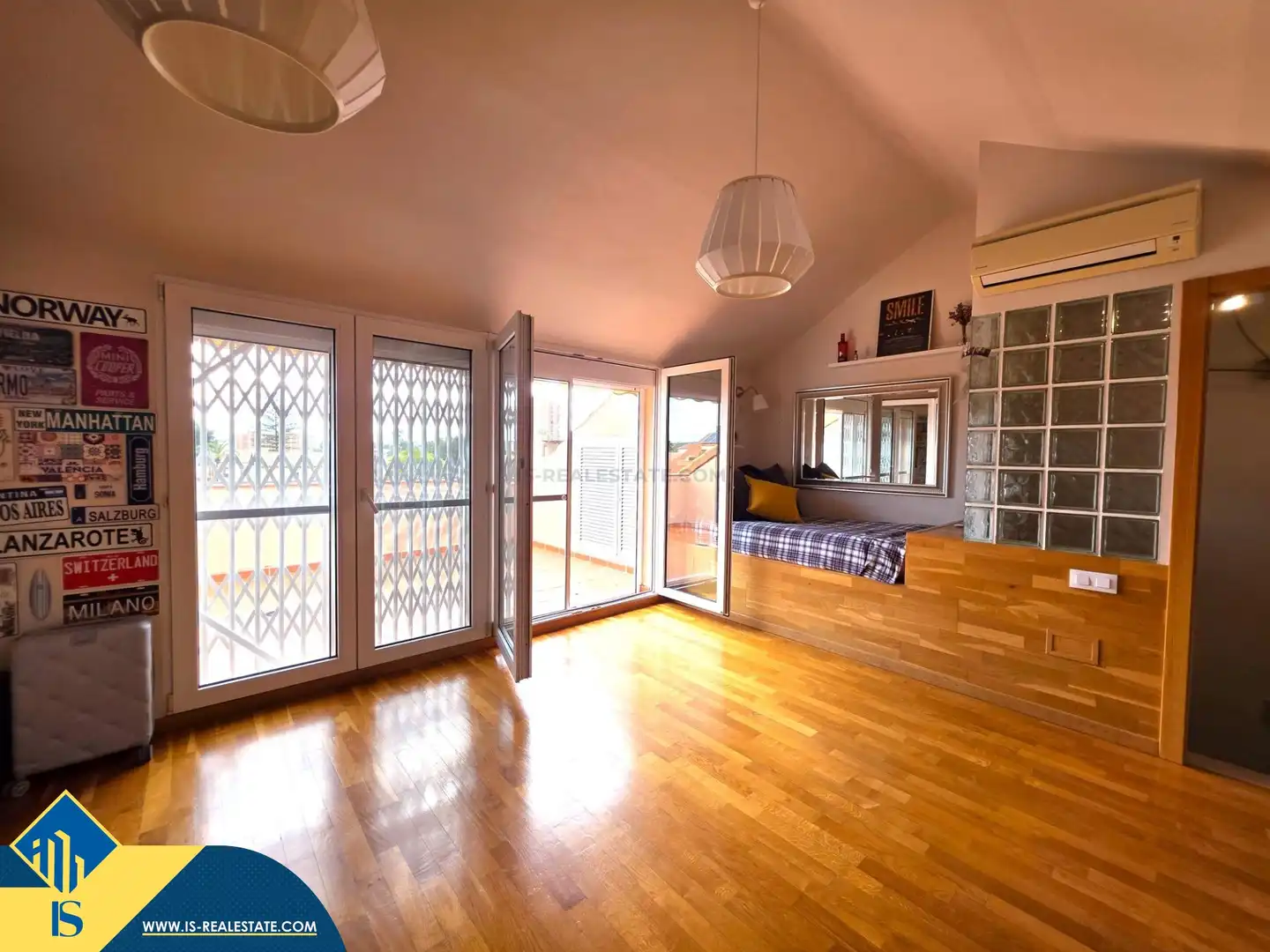 Bedroom of Houses for sale in Alicante / Alacant  with Terrace, Furnished and Community pool