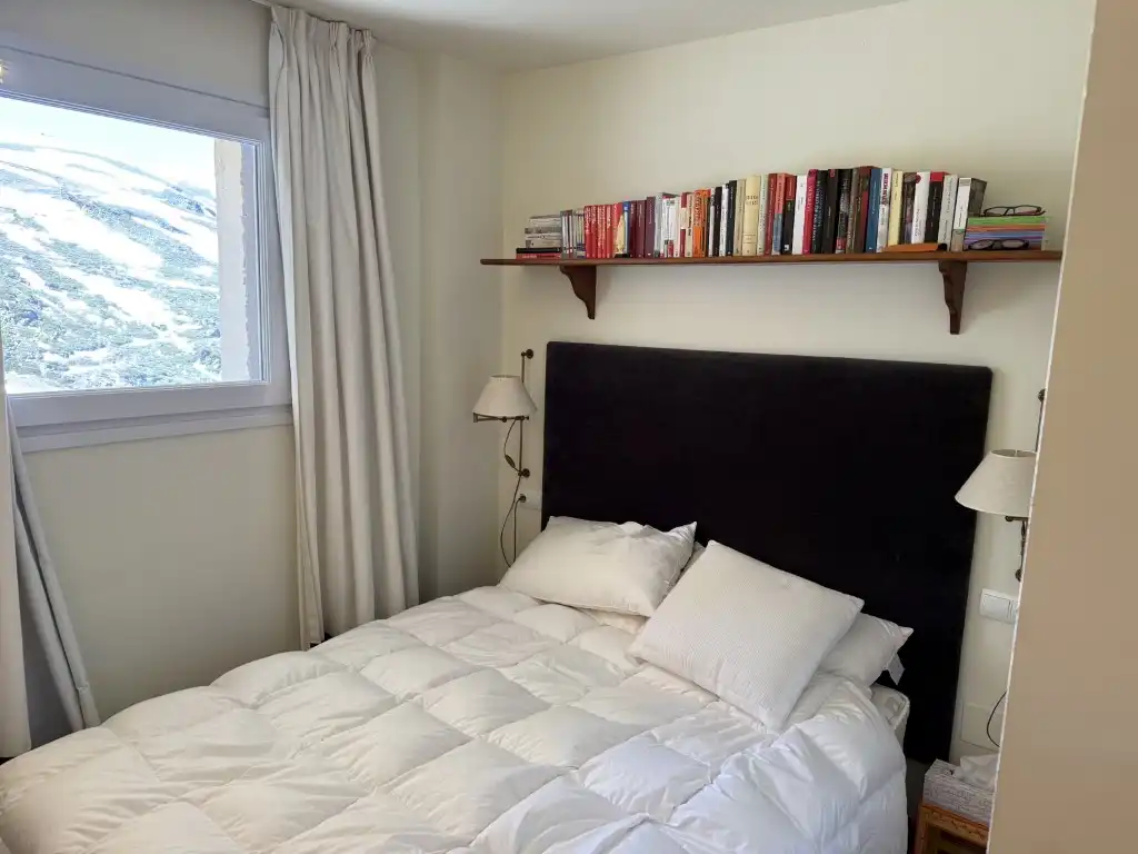Dormitori de Apartament en venda en Sierra Nevada amb Piscina