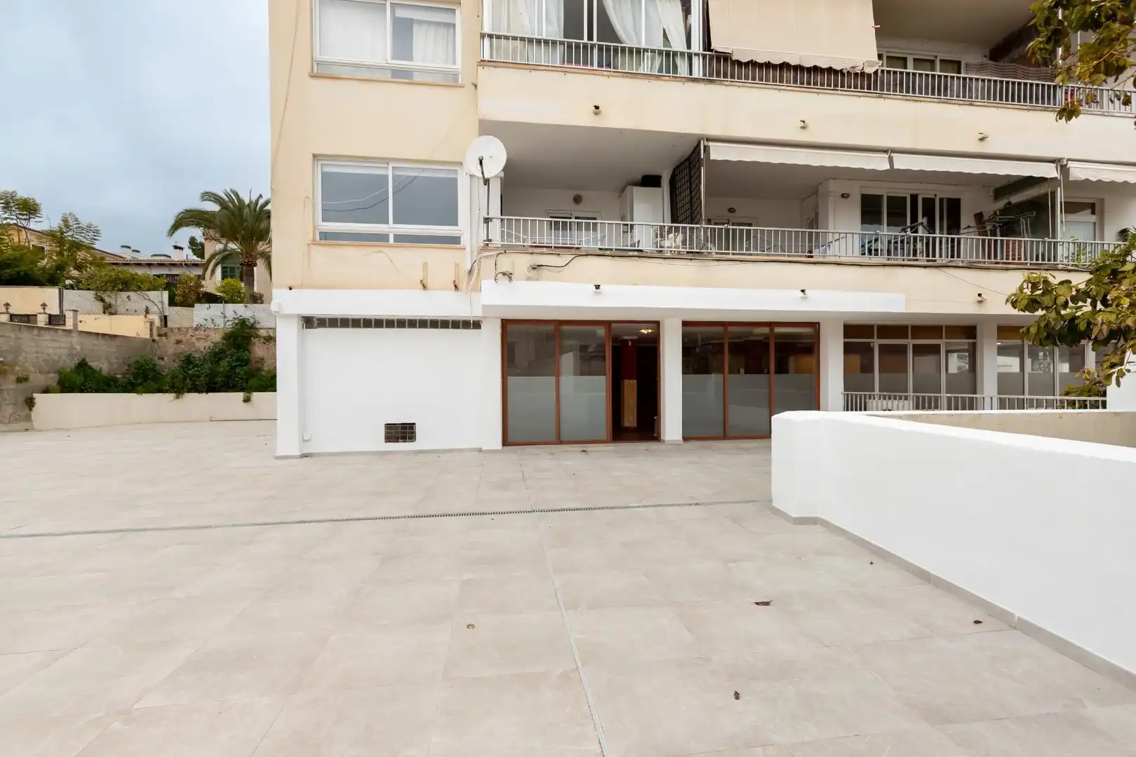 Exterior view of Commercial properties for rent in Calvià  with Air Conditioner and Terrace