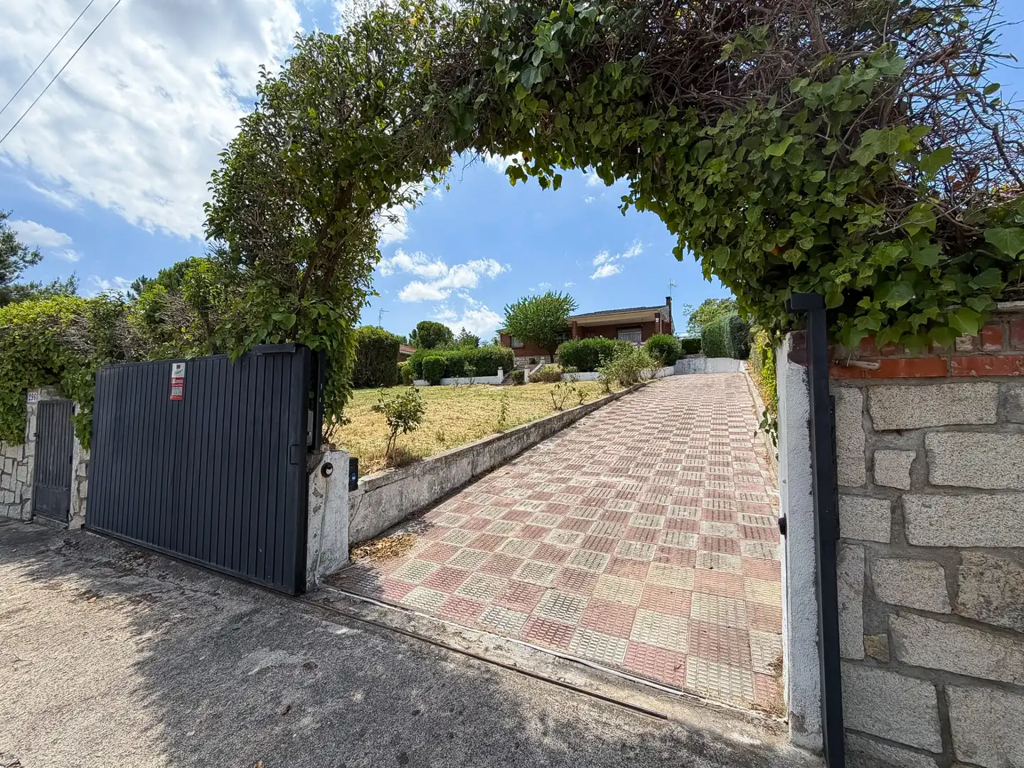Exterior view of Houses for sale in Santa Cruz del Retamar  with Private garden, Terrace and Swimming Pool