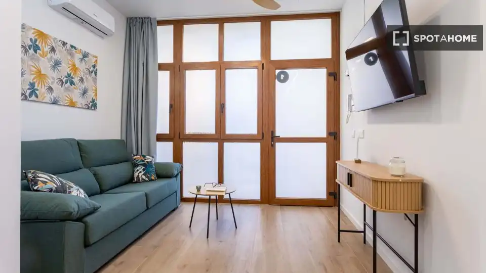 Living room of Flat for rent in Valencia  with Air Conditioner, Heating and Furnished