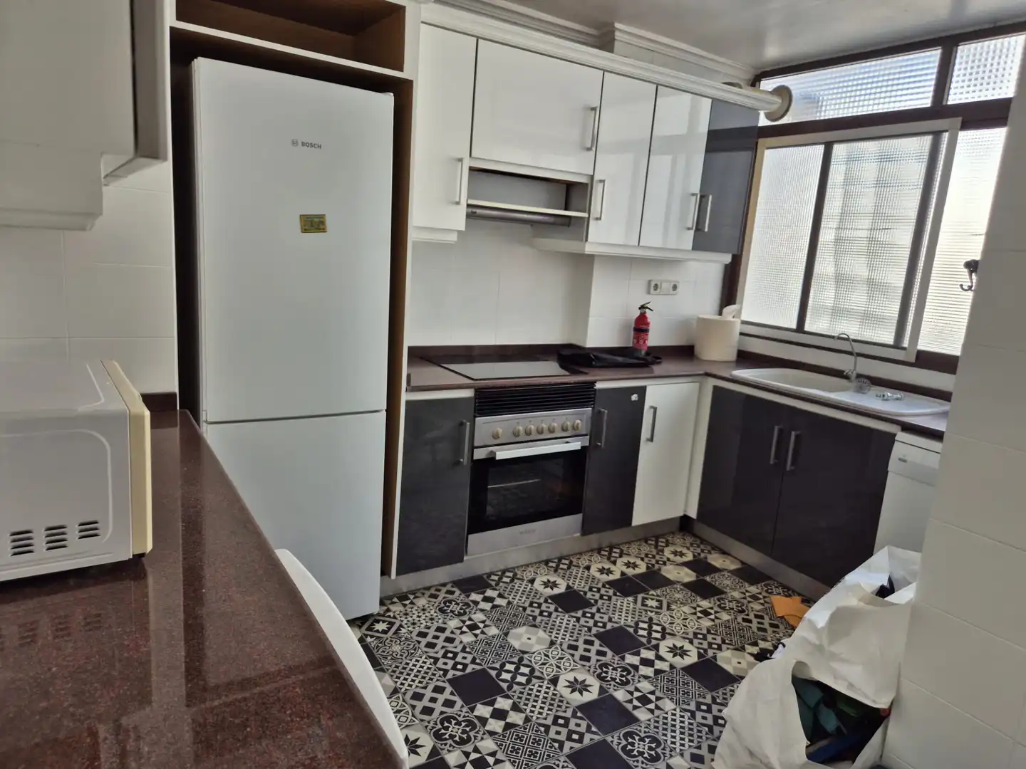 Küche von Wohnung zur Miete in Valencia mit Klimaanlage, Möbliert und Ofen