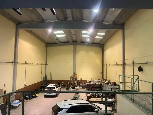 Nau industrial de lloguer a Abrera