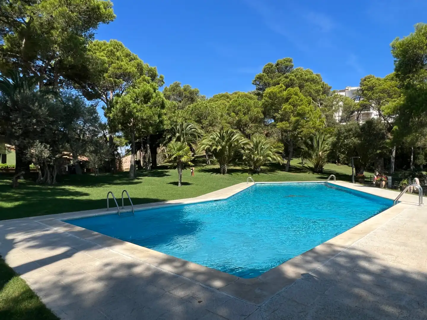 Piscina de Casa adosada de alquiler en Palafrugell con Amueblado, Balcón y Piscina comunitaria