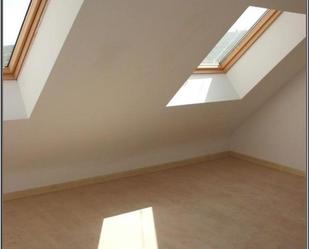 Schlafzimmer von Dachboden zum verkauf in Torreperogil