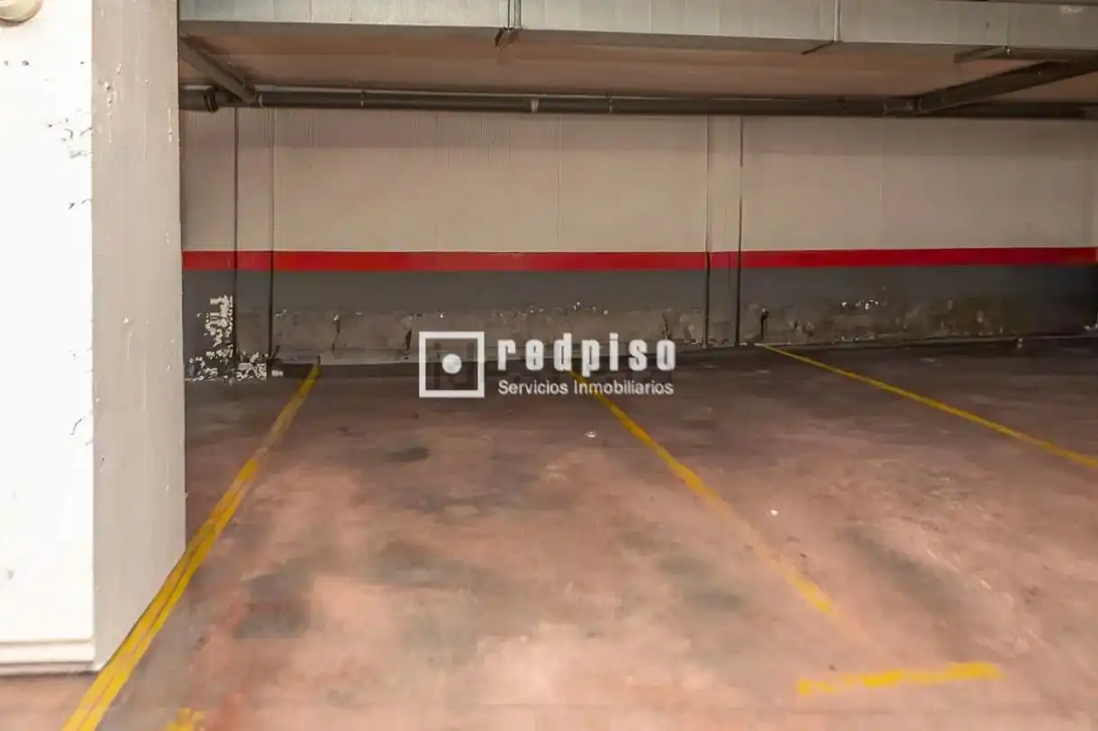 Parking of Garage for sale in Pinto