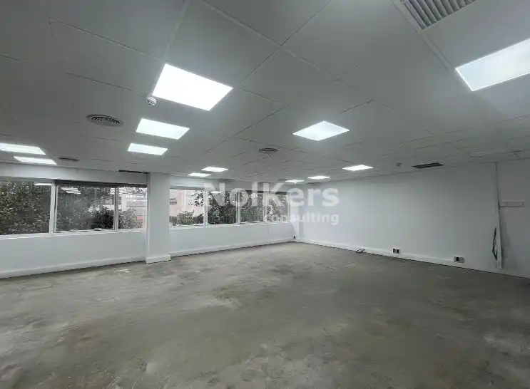 Office space with lift to rent in Almeda - El Corte Inglés