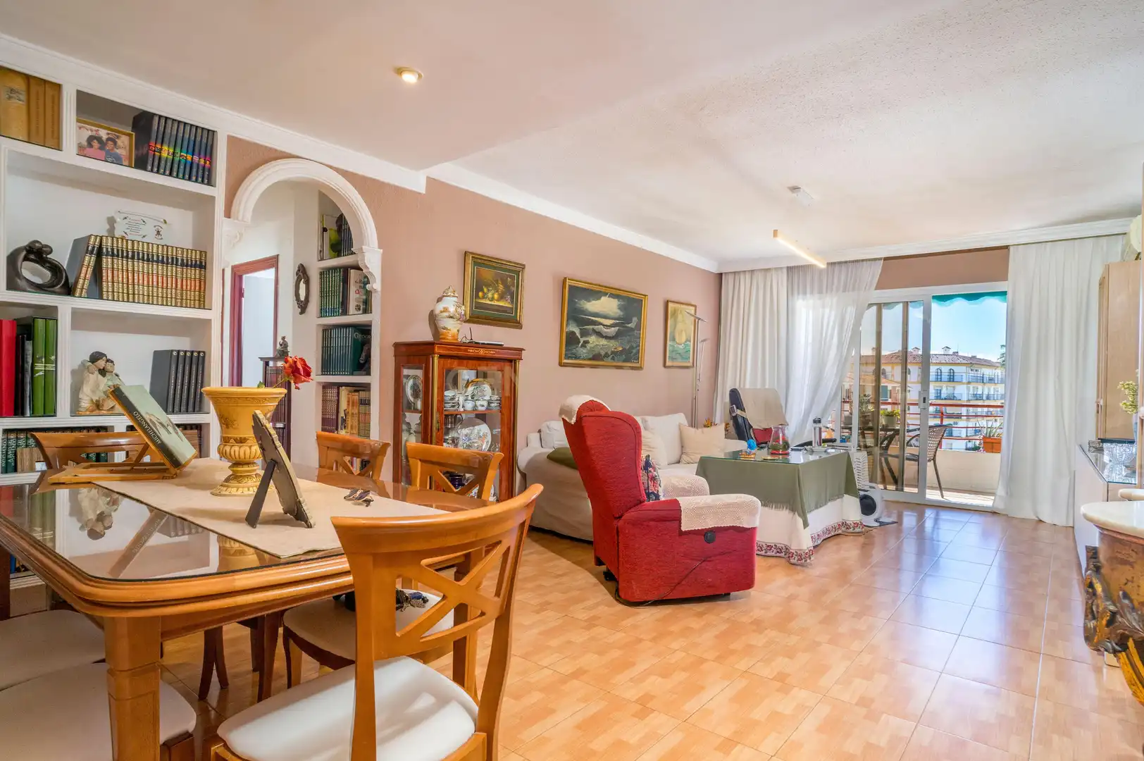 Sala d'estar de Apartament en venda en Fuengirola amb Aire condicionat, Forn i Rentadora