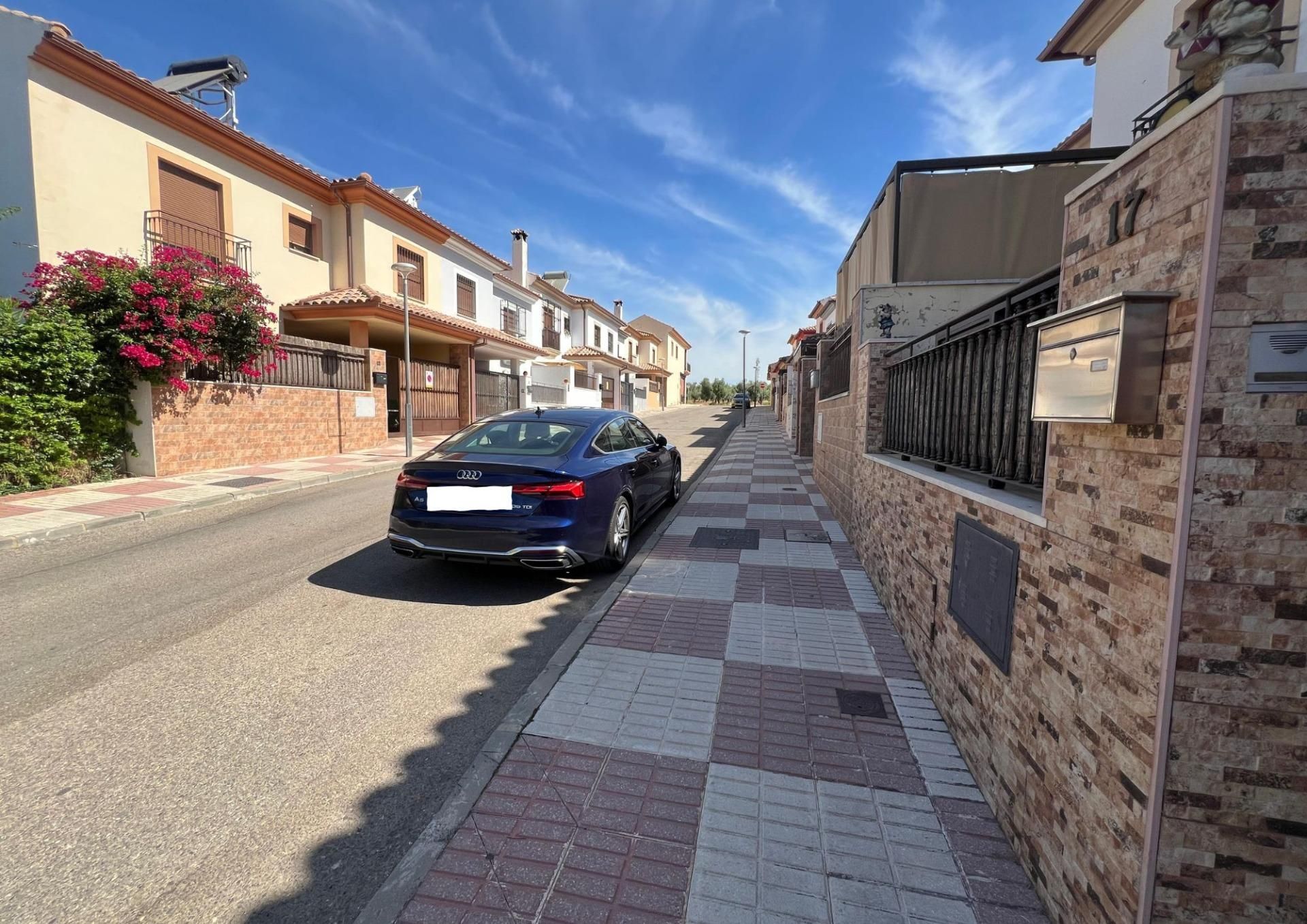 Exterior view of House or chalet for sale in La Victoria  with Air Conditioner, Heating and Terrace