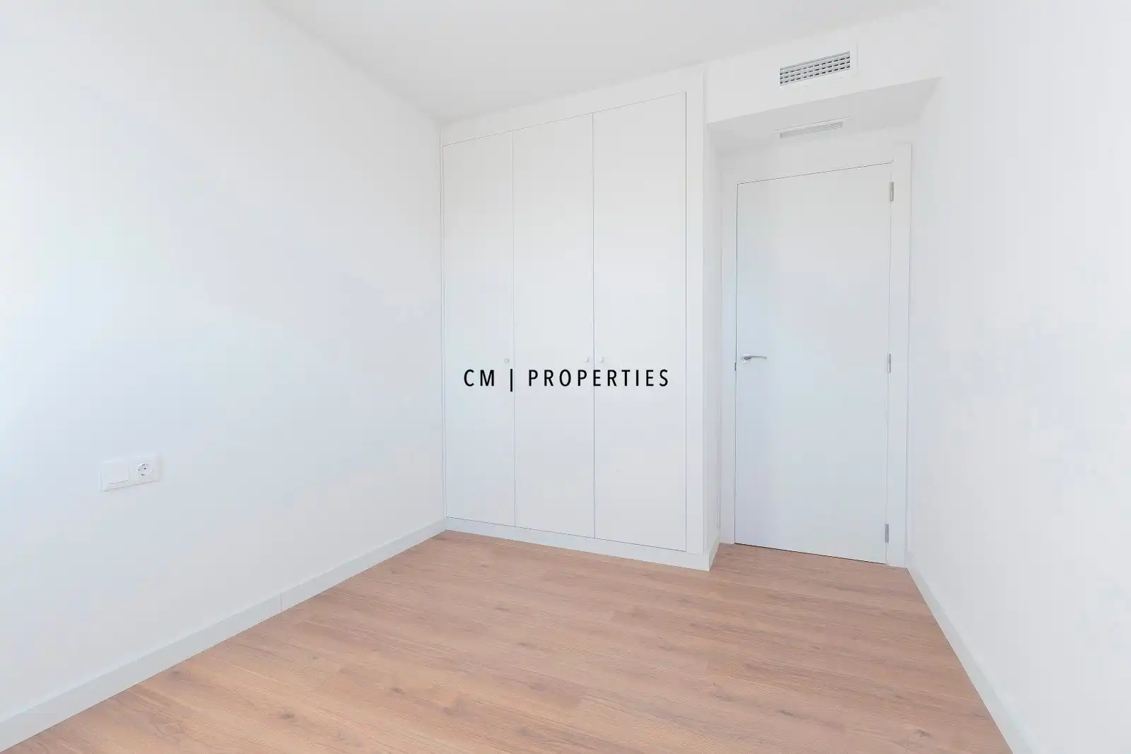 Habitación de Piso de alquiler en Valencia con Terraza, Trastero y Piscina