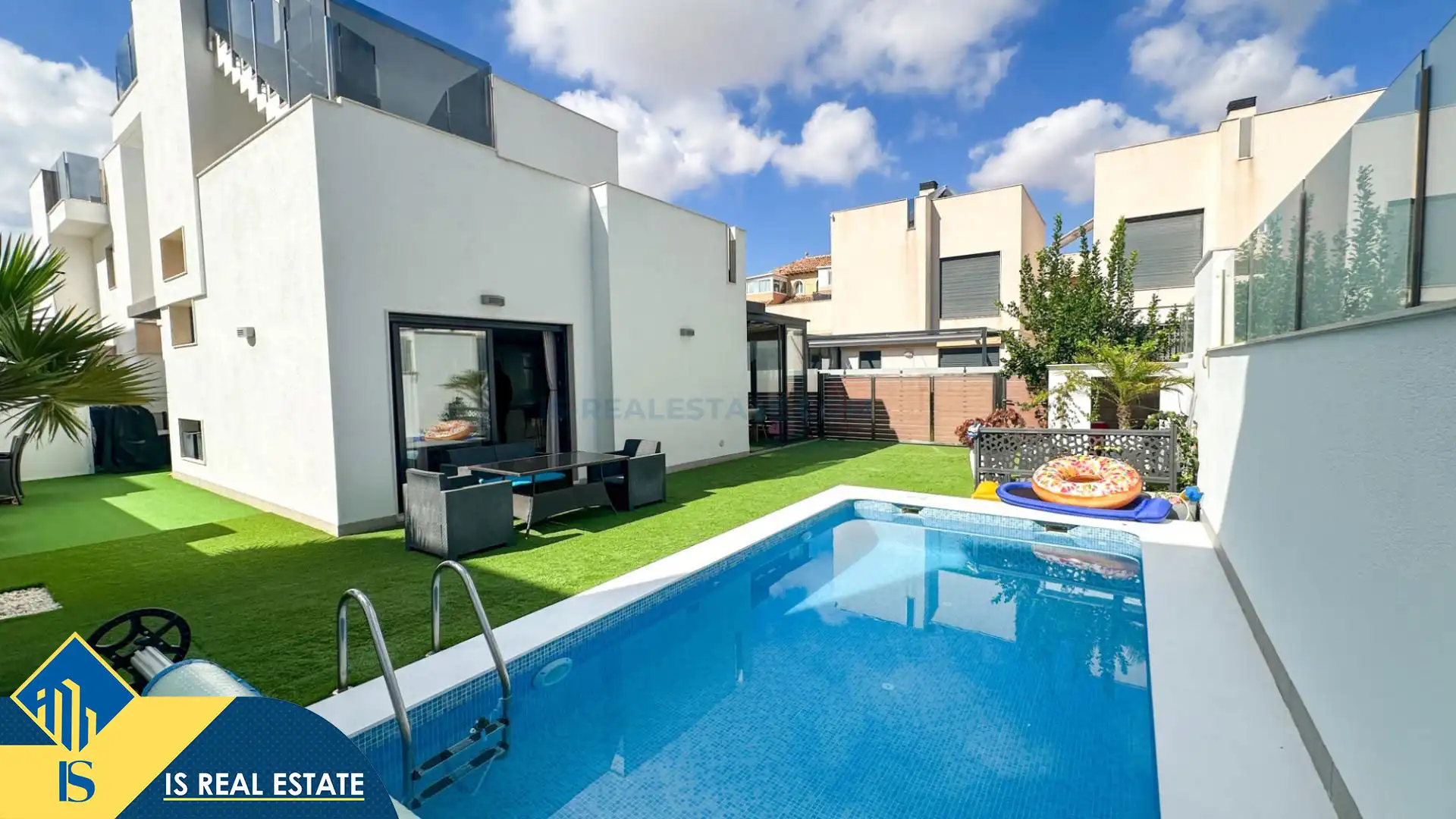 Villa con piscina in vendita a Playa de los Locos