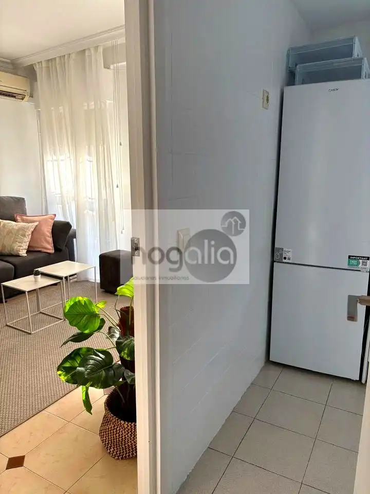Flat for rent in Sevilla  with Air Conditioner, Furnished and Balcony