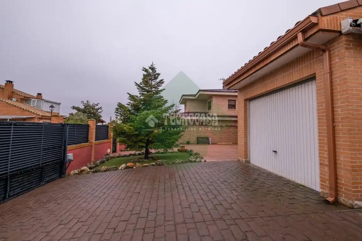 Vista exterior de Casa o chalet en venta en Griñón