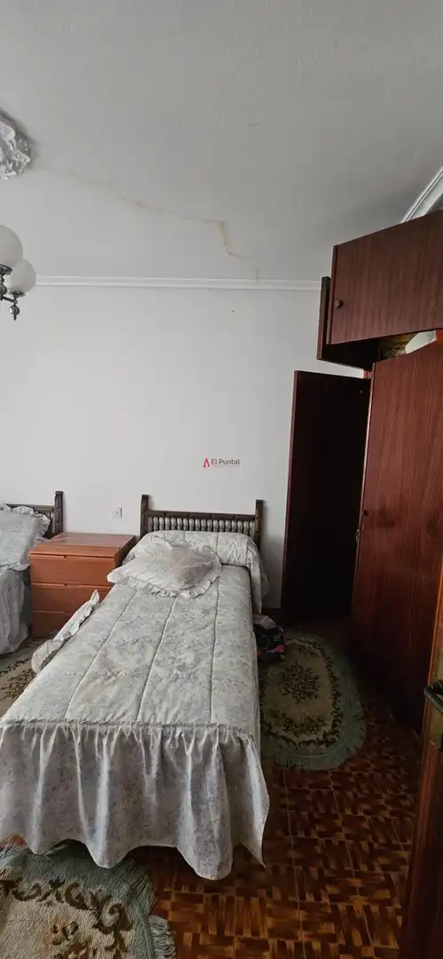 Casa rústica amb terrassa en venda a Voto, imagen 69