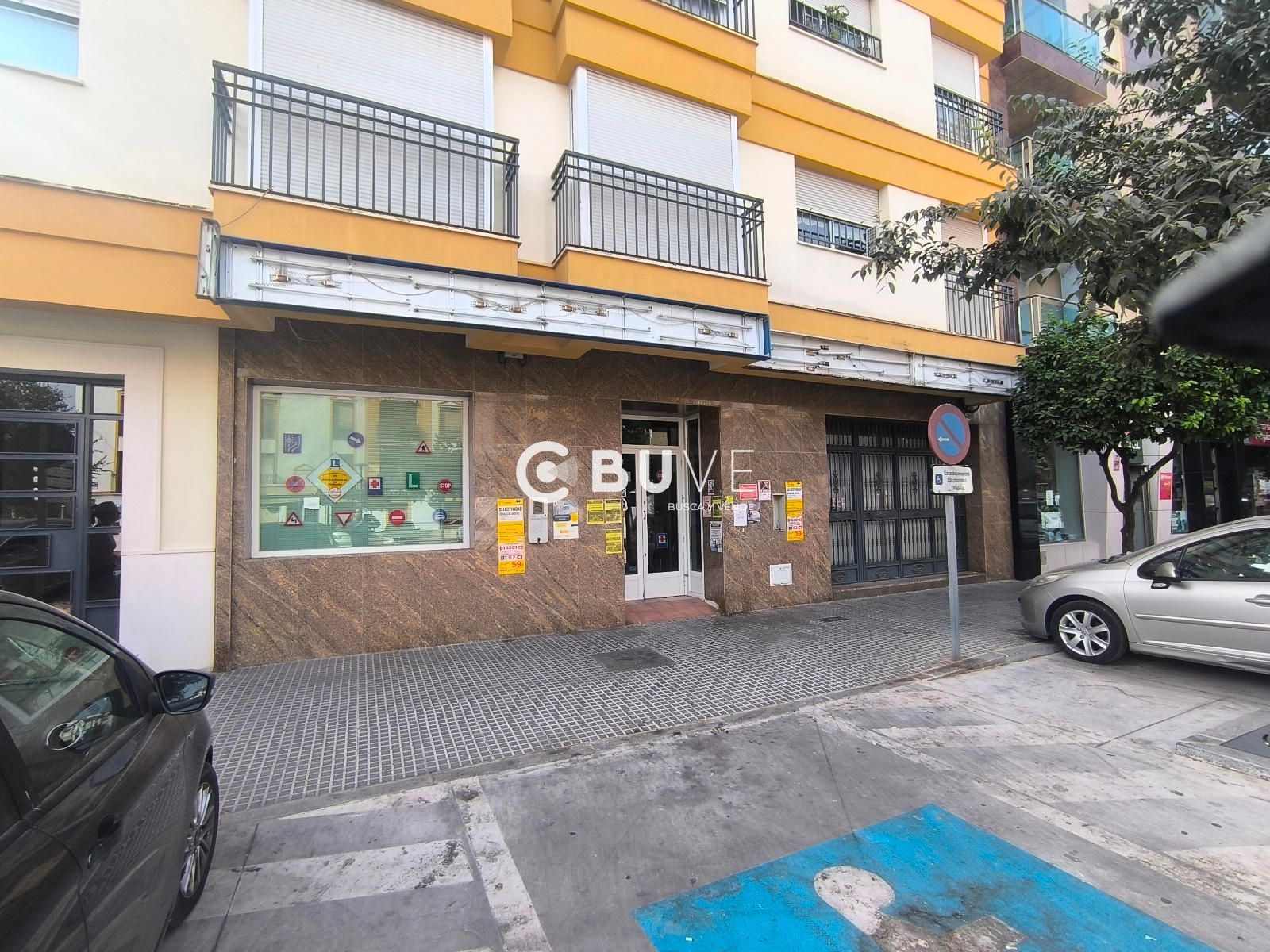 Premises for sale in Lucena  with Air Conditioner, Furnished and Internet