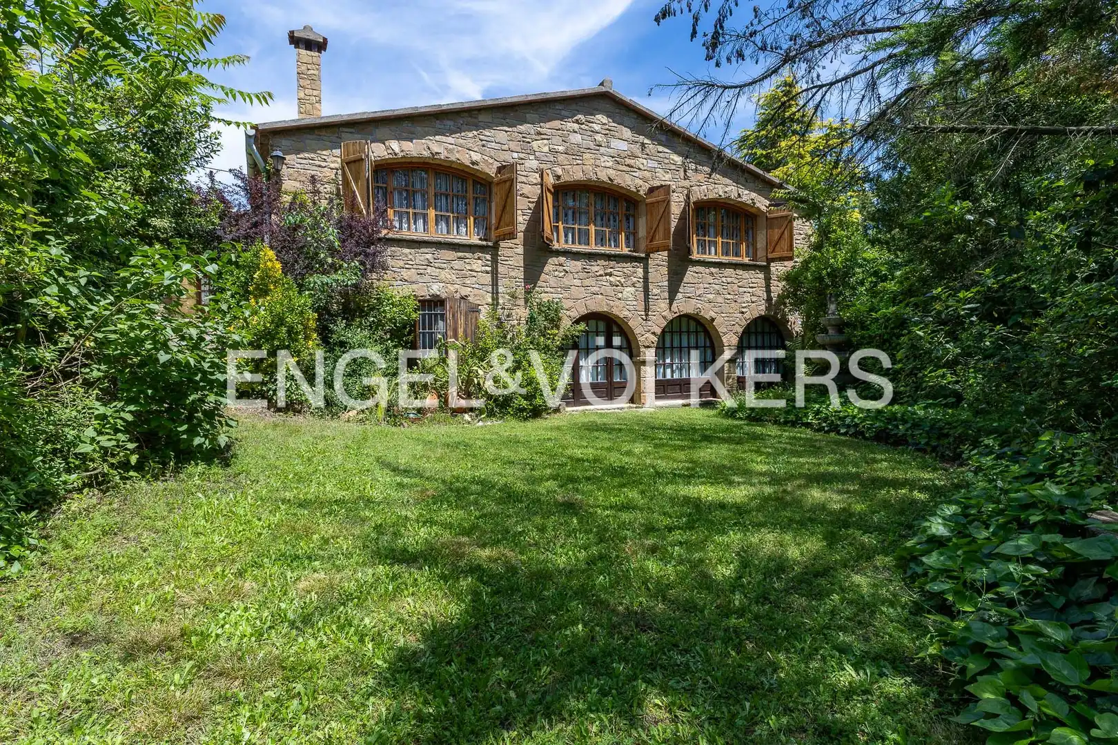 Casa rústica con jardín en venta en El Bruc