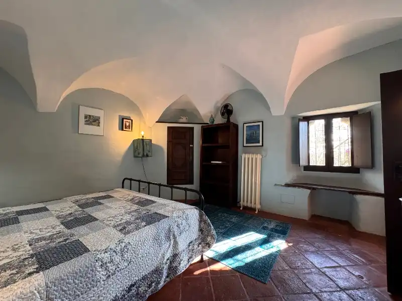 Habitación de Finca rústica en venta en Ullastret con Aire acondicionado, Calefacción y Jardín privado
