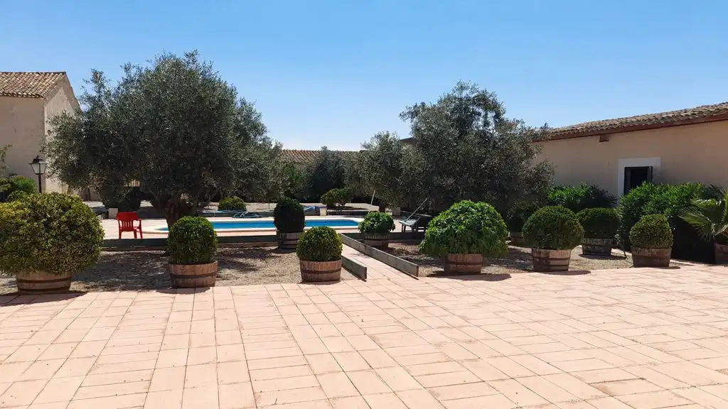 Jardín de Finca rústica en venta en Munera