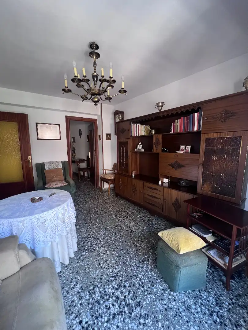 Sala de estar de Piso en venta en Jaén con Aire acondicionado, Calefacción y Amueblado