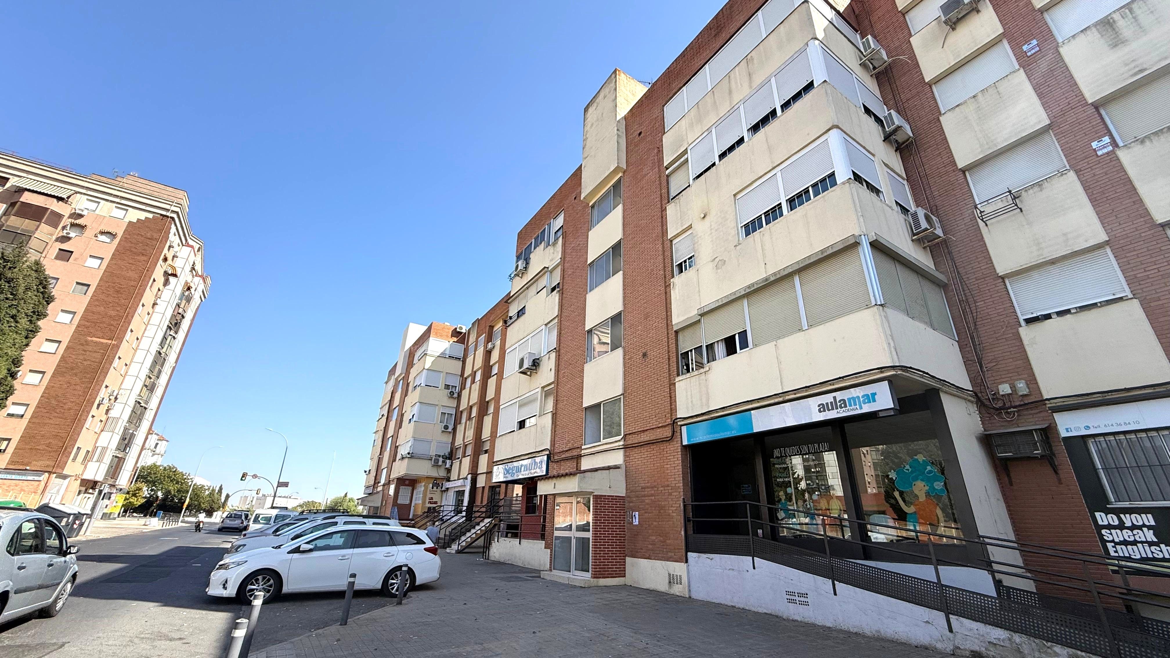 Vista exterior de Pis en venda en  Huelva Capital
