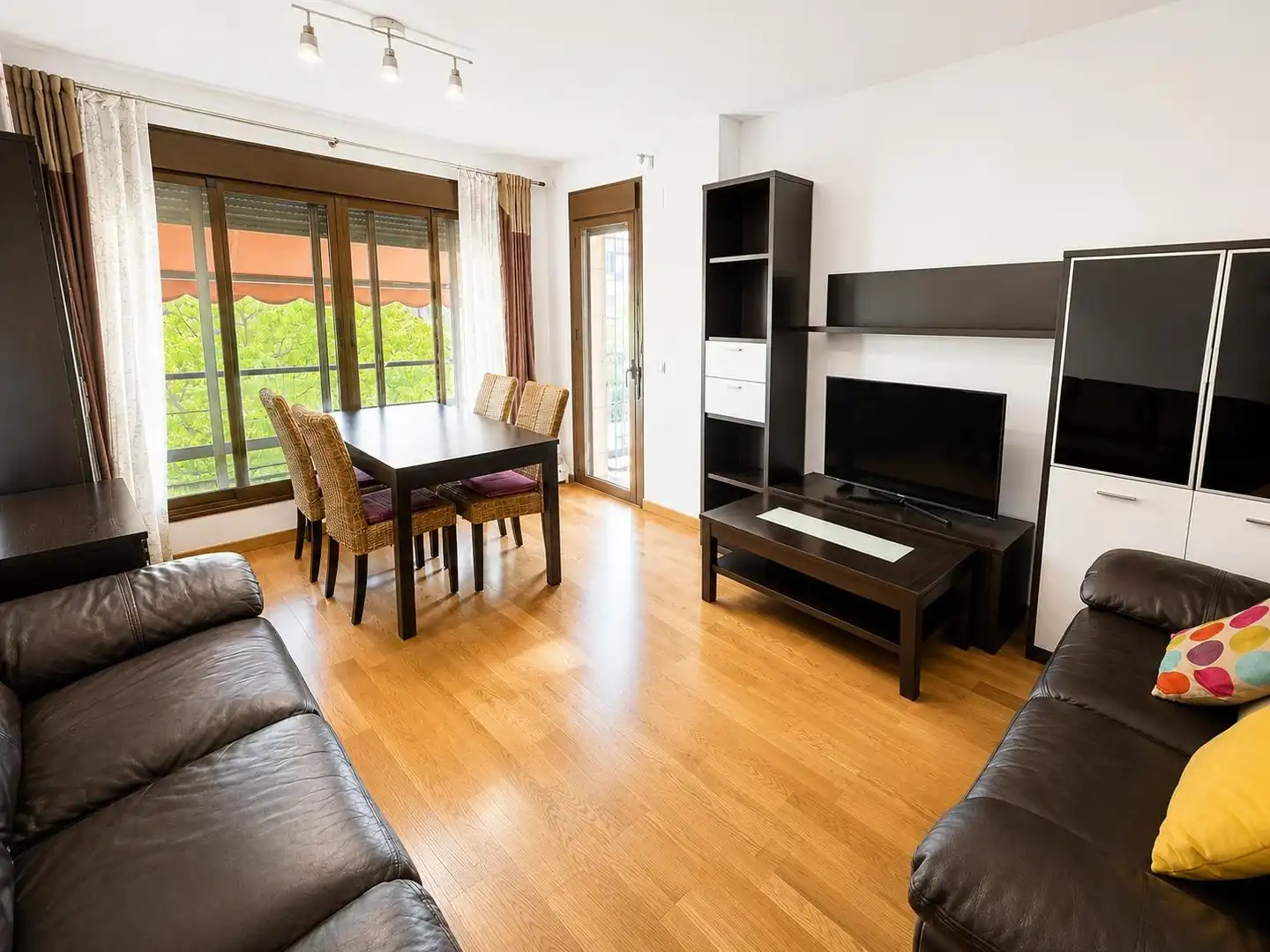 Wohnung zur Miete in Calle Poetisa Alfonsina Domínguez, El Cónsul - Ciudad Universitaria - El Romeral