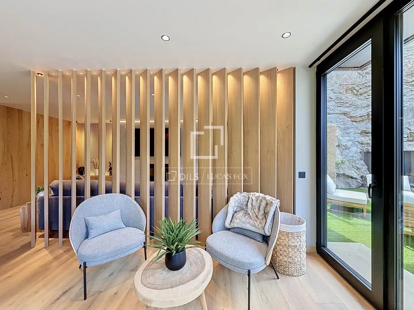 Sala d'estar de Casa o xalet en venda en Madrid amb Calefacció, Jardí privat i Parquet