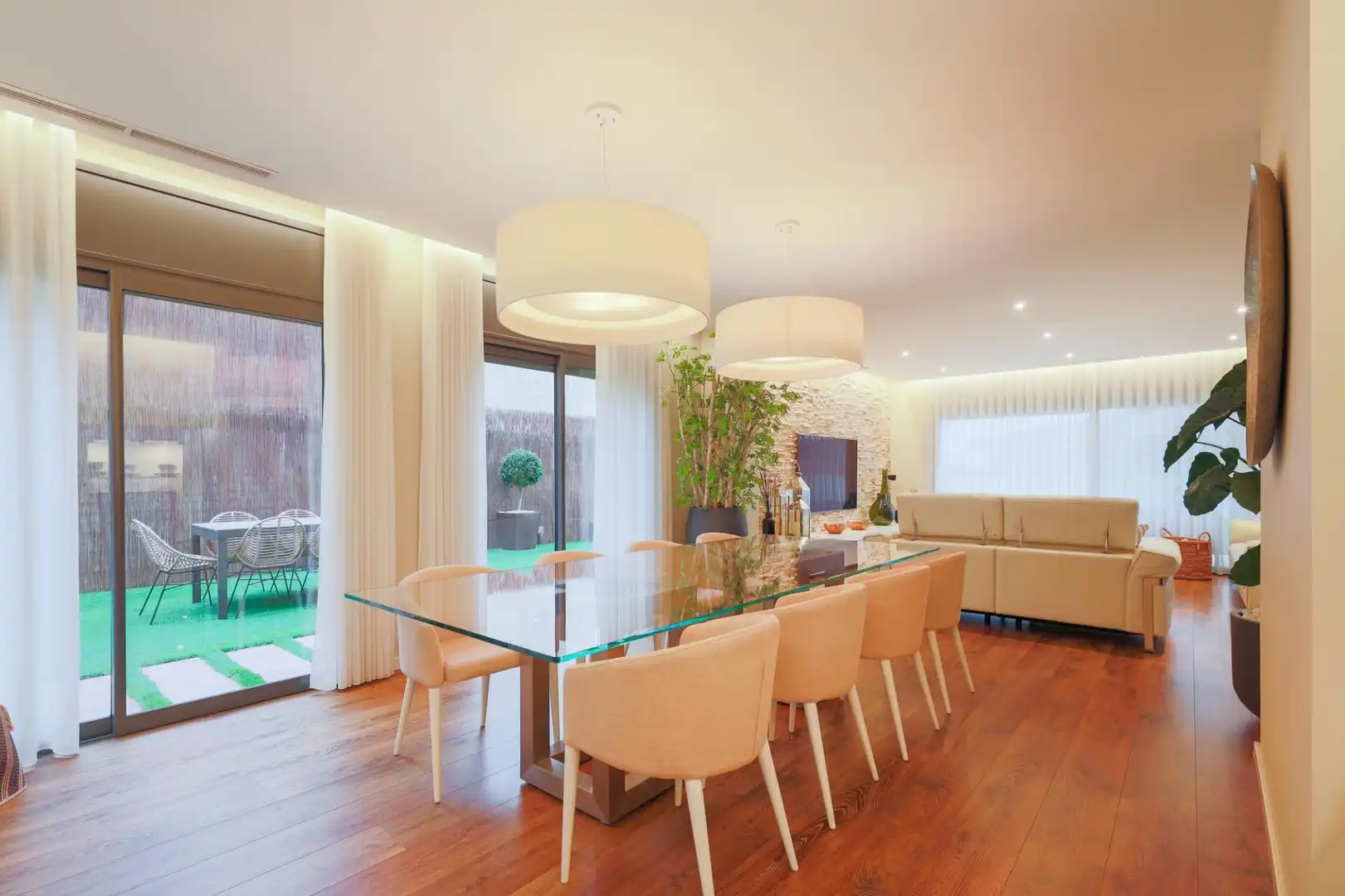 Comedor de Casa o chalet en venta en Vilassar de Dalt con Aire acondicionado, Calefacción y Jardín privado