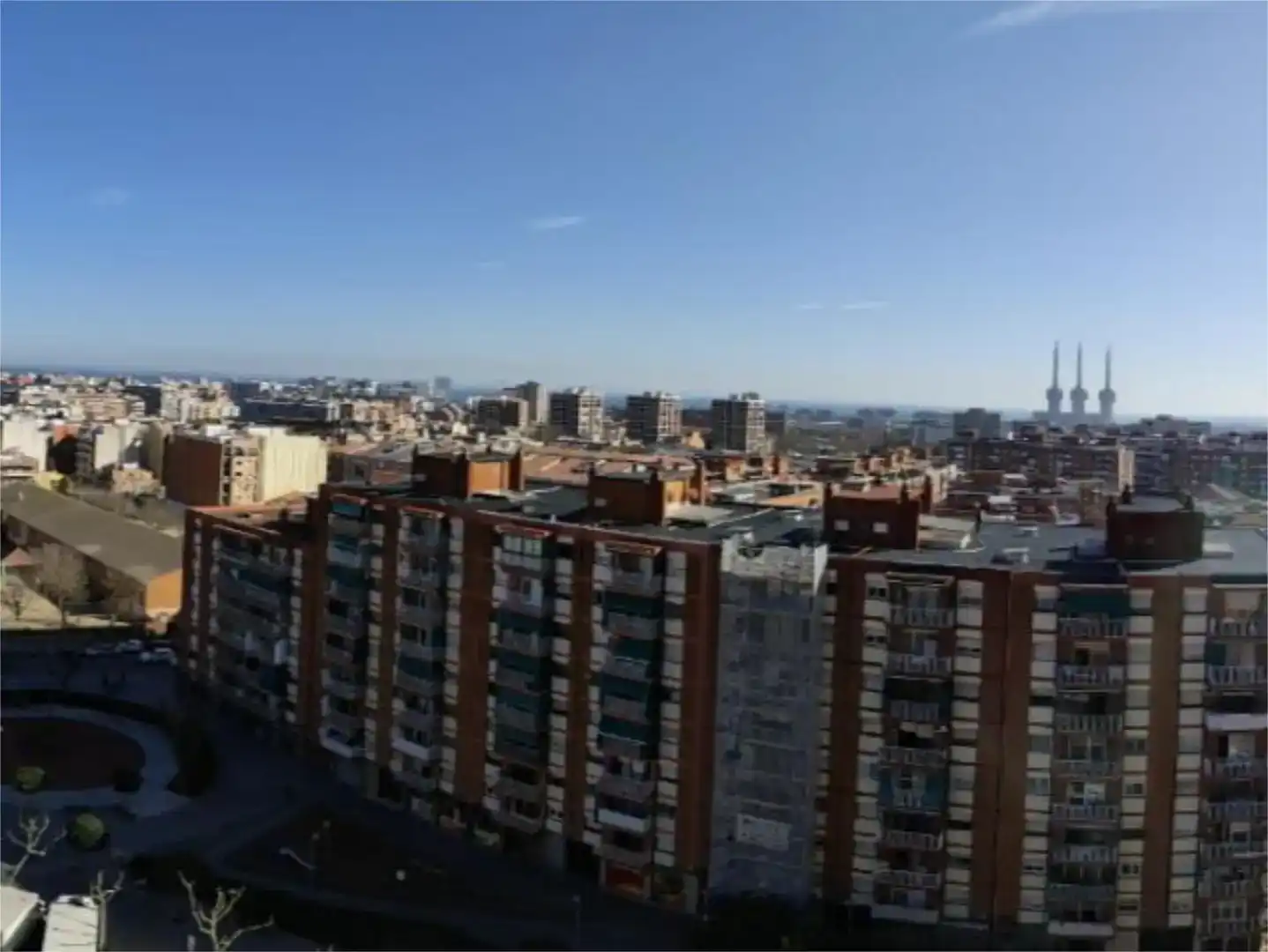 Vista exterior de Pis per a compartir en Badalona amb Moblat i Balcó