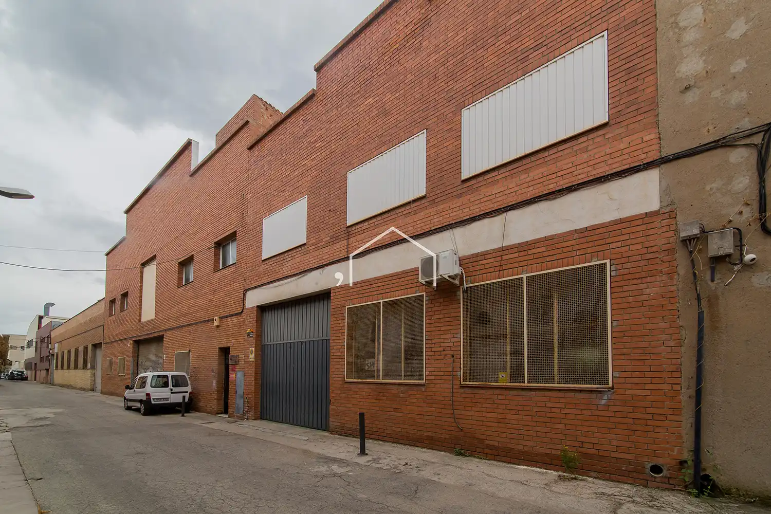 Exterior view of Industrial buildings for sale in Barcelona