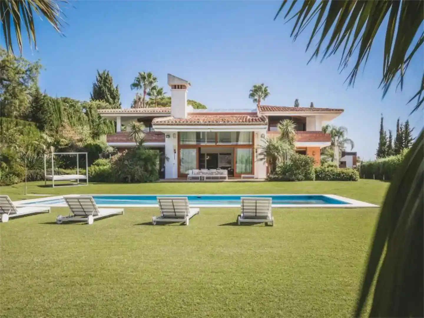 Jardí de Casa o xalet en venda en Marbella amb Aire condicionat, Piscina i Balcó