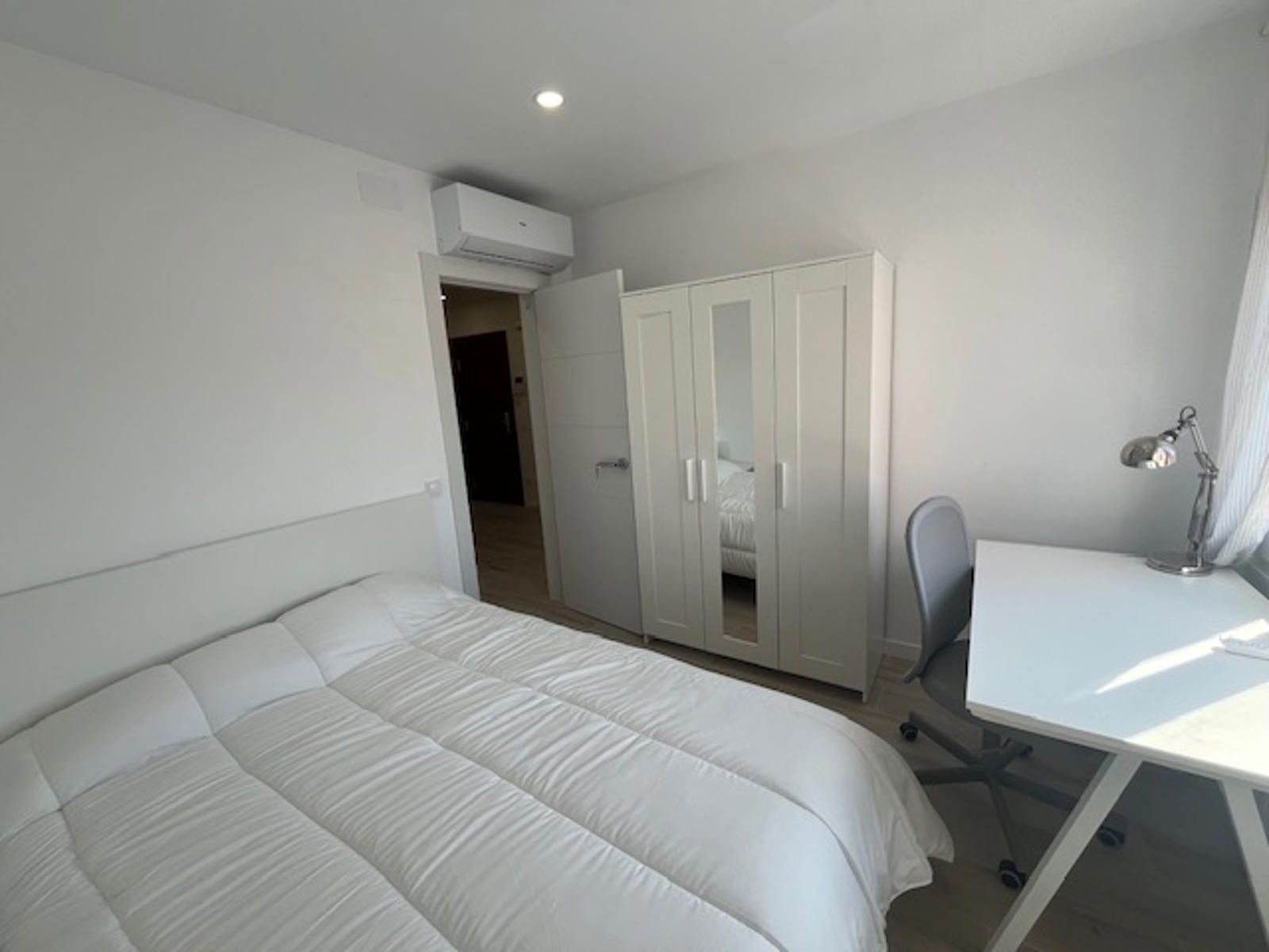 Flat to share in Tamarit de Llitera, Joc de la Bola - Camps d'Esports