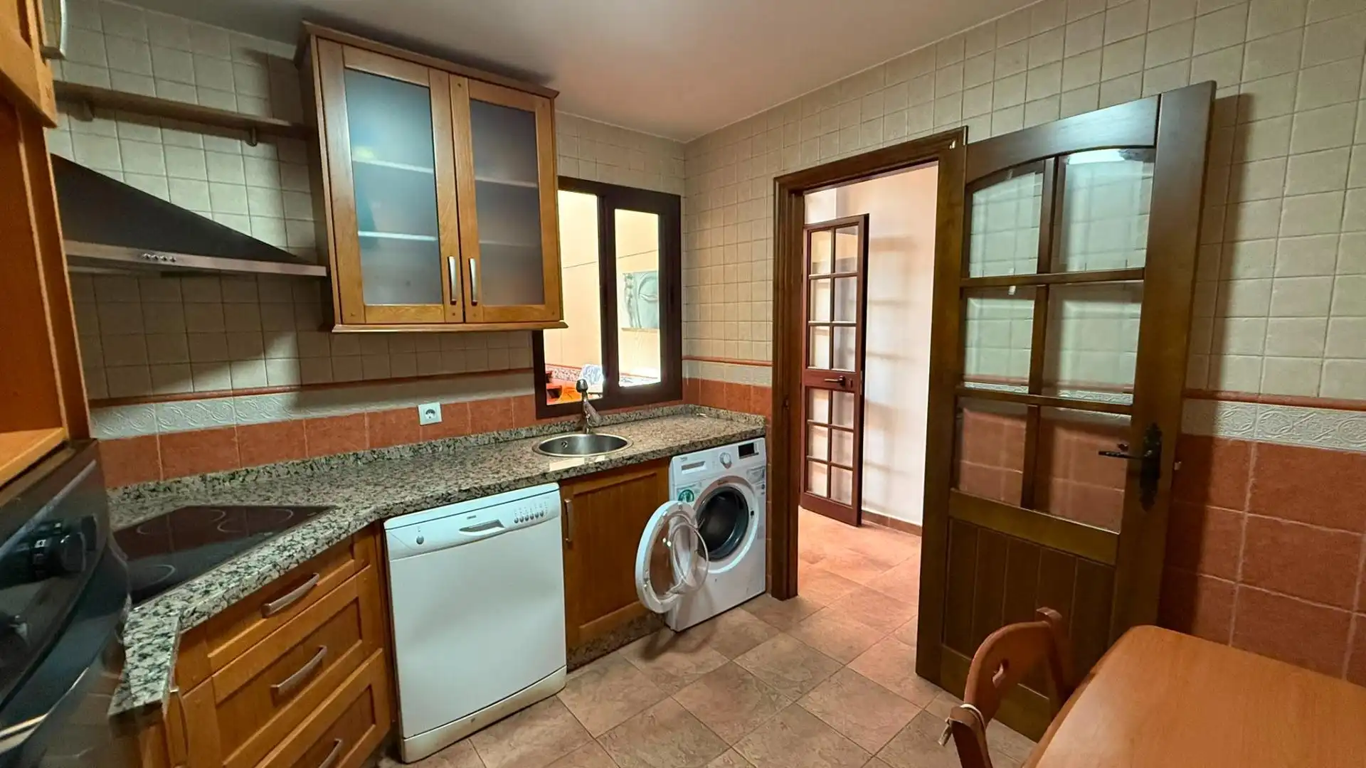 Cuina de Casa o xalet de lloguer en Sevilla amb Aire condicionat i Calefacció