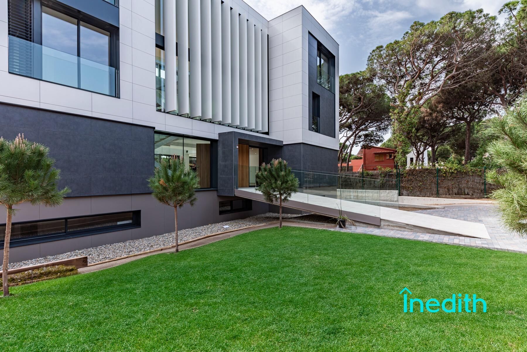 Vista exterior de Casa o chalet en venta en Gavà con Aire acondicionado, Terraza y Piscina