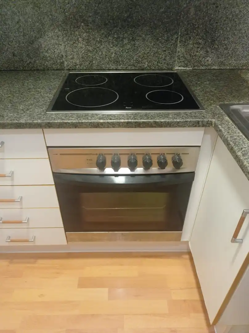 Cuina de Planta baixa de lloguer en Girona amb Calefacció, Terrassa i Balcó