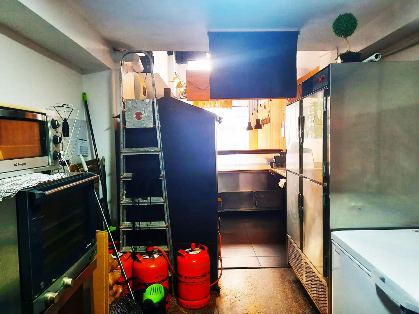 Cocina de Local en venta en Marbella con Aire acondicionado