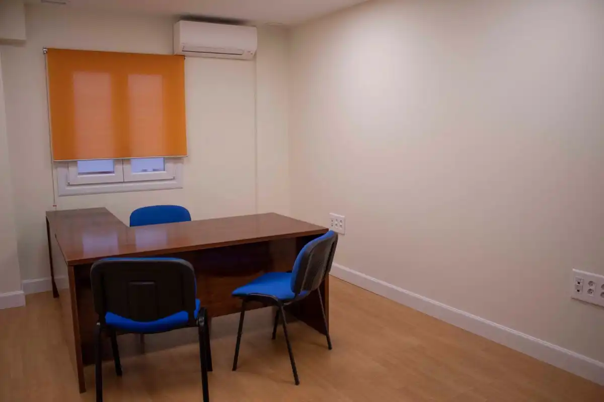 Office space with lift to rent in Calle Ricardo Fernandez de la Fuente, imagen 4
