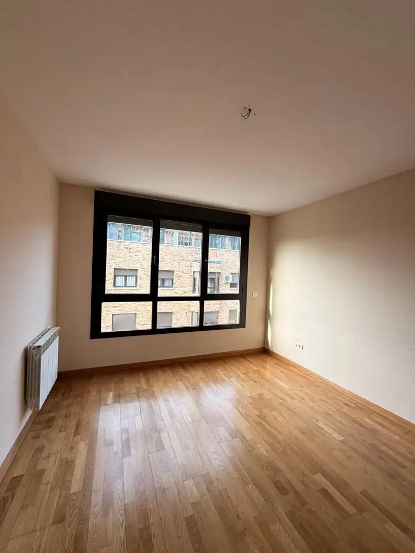 Habitación de Piso en venta en Valdemoro con Calefacción, Trastero y Piscina comunitaria