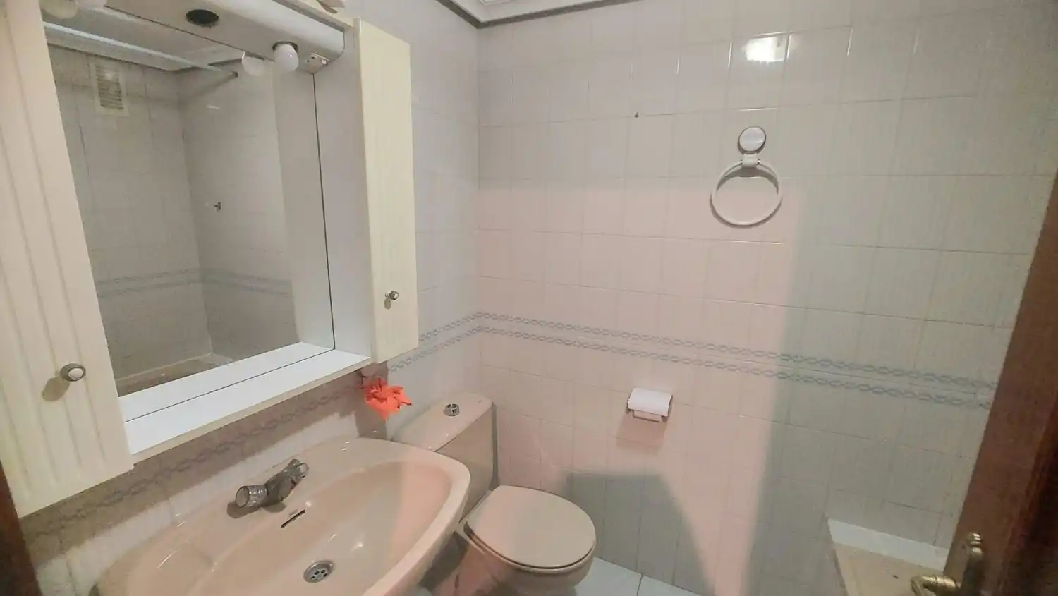 Baño de Piso de alquiler en Jaén con Calefacción, Terraza y Amueblado