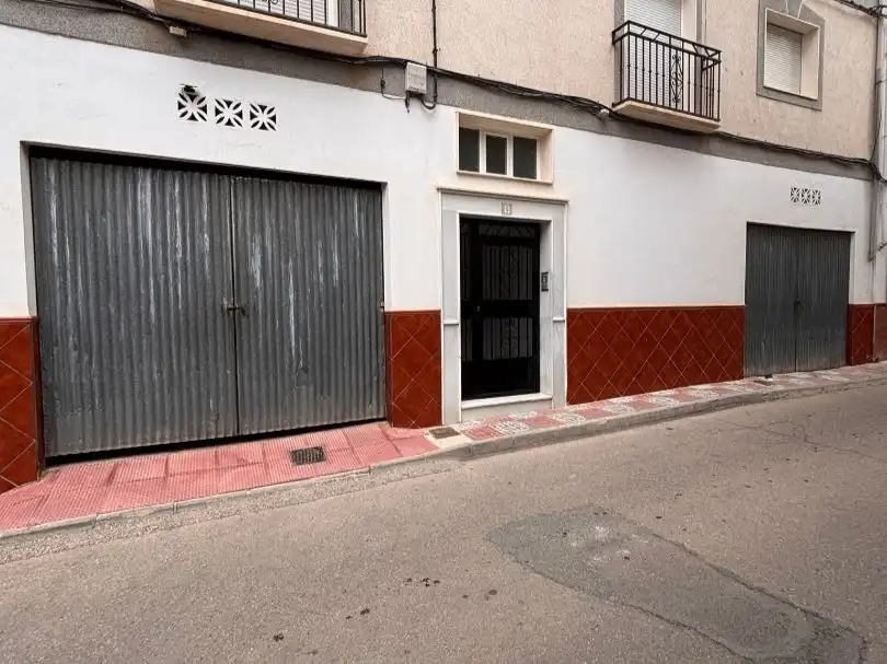 Vista exterior de Local en venta en Algarinejo