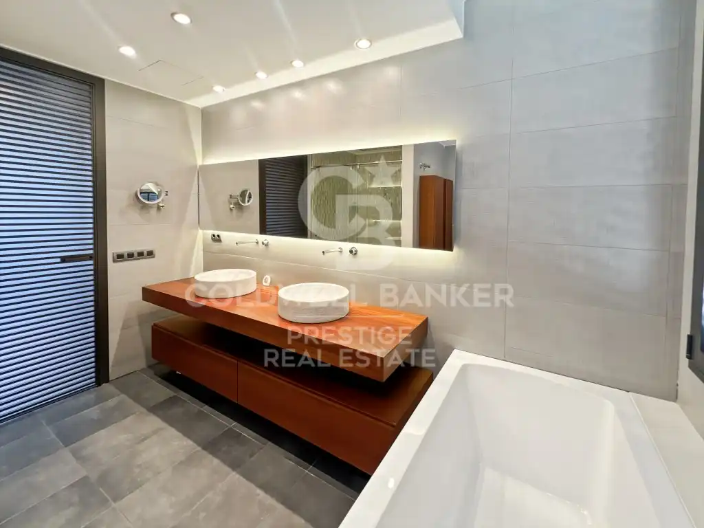 Baño de Casa o chalet en venta en Barcelona con Terraza y Piscina