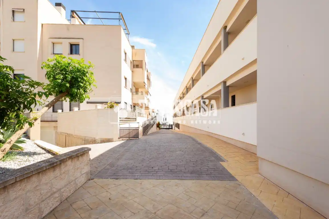 Vista exterior de Pis en venda en Vélez-Málaga amb Aire condicionat, Terrassa i Piscina comunitària